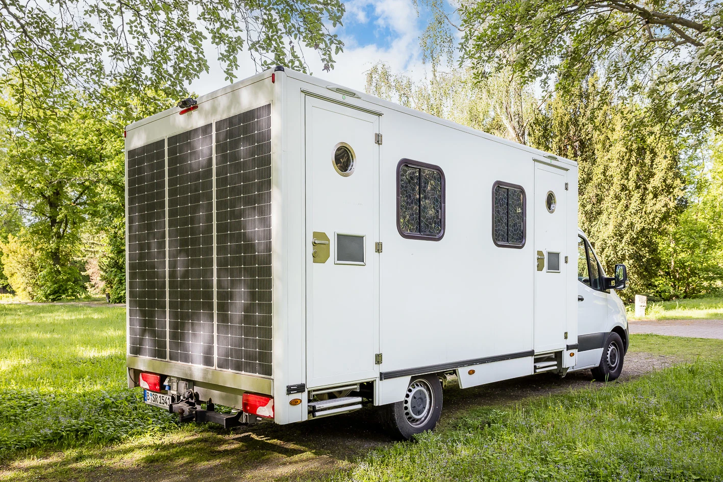 Doppelkabine Solar autark AHK 1534 für Filmproduktion